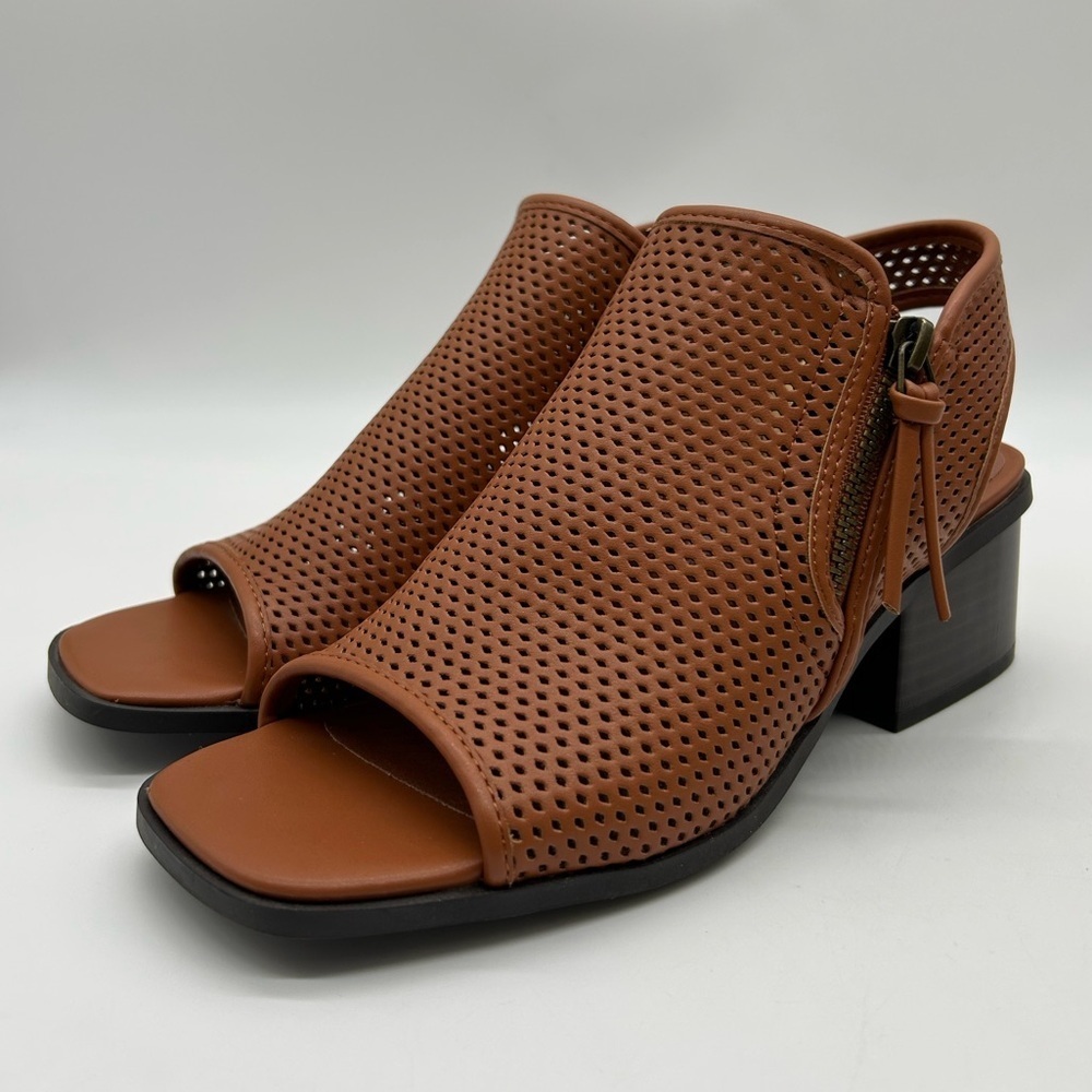 Frye & Co Oasys Cognac Perforated Block Heel Sandals Open Toe Size 7 New In Box - Picture 5 of 12